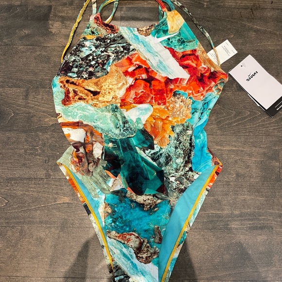 Nike Swimsuit ✨HOST PICK✨NWT - Picture 4 of 5